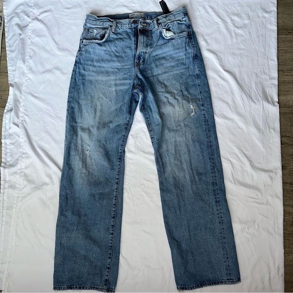 Zara Blue Relaxed Fit Jeans with Natural‎ Fading - Picture 1 of 7